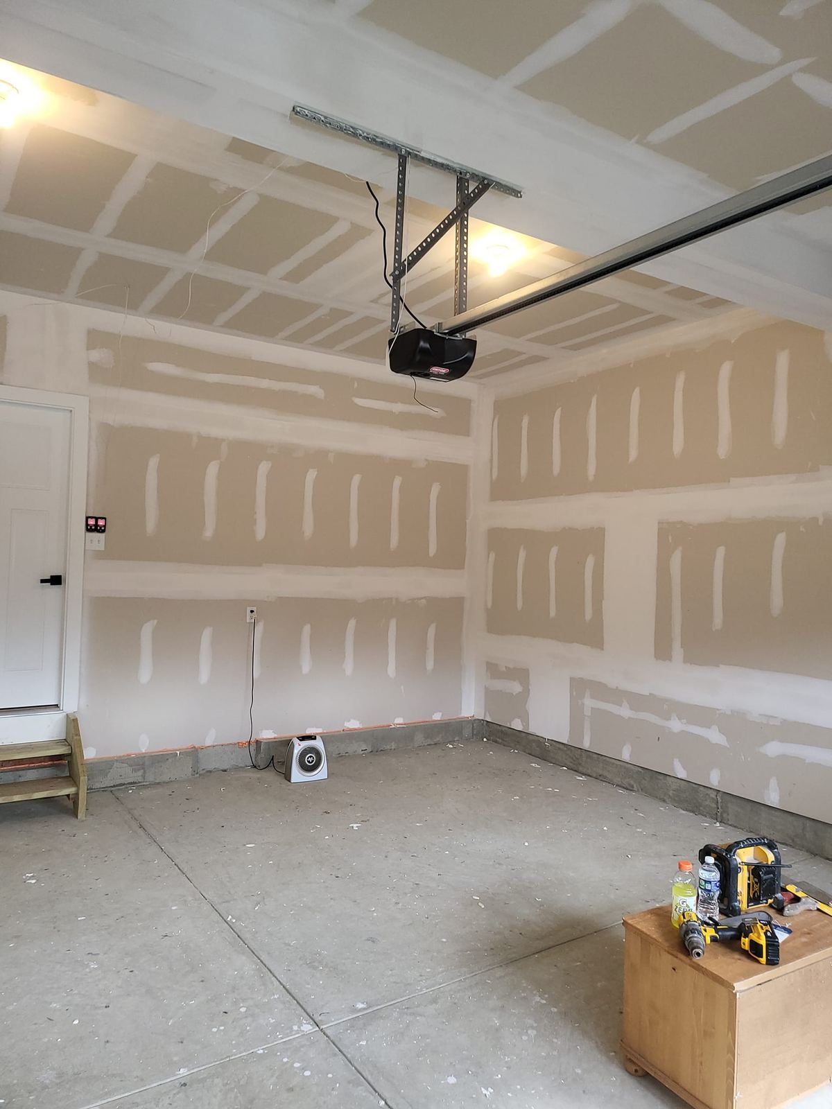 Garage drywall finishing